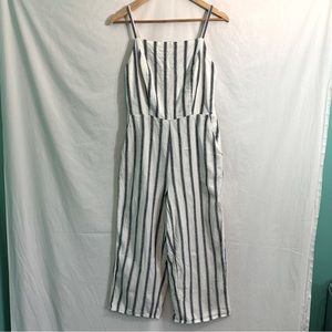 Like NEW Old Navy size M linen striped jumpsuit